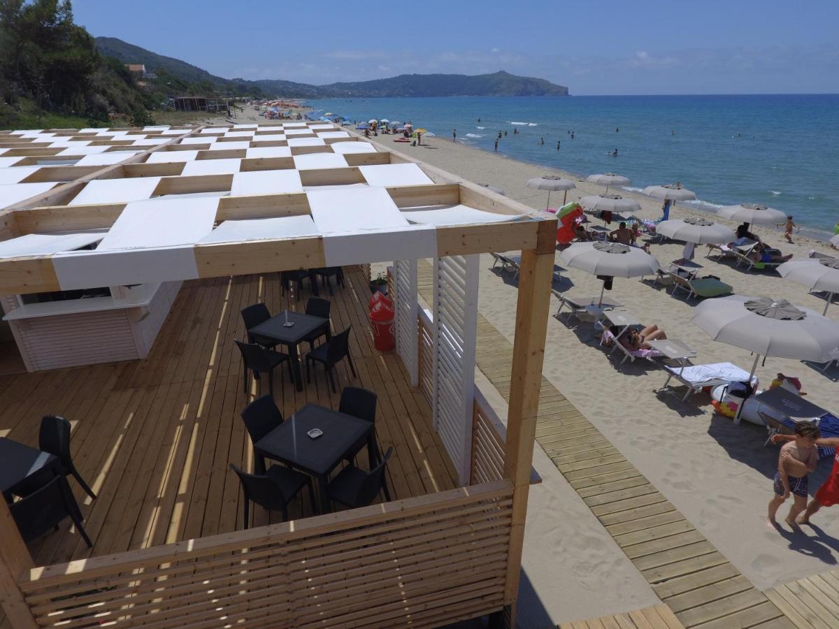 Residence Le Palme - Appartamenti Sul Mare - Spiaggia Tra Palinuro E Caprioli ピショッタ エクステリア 写真