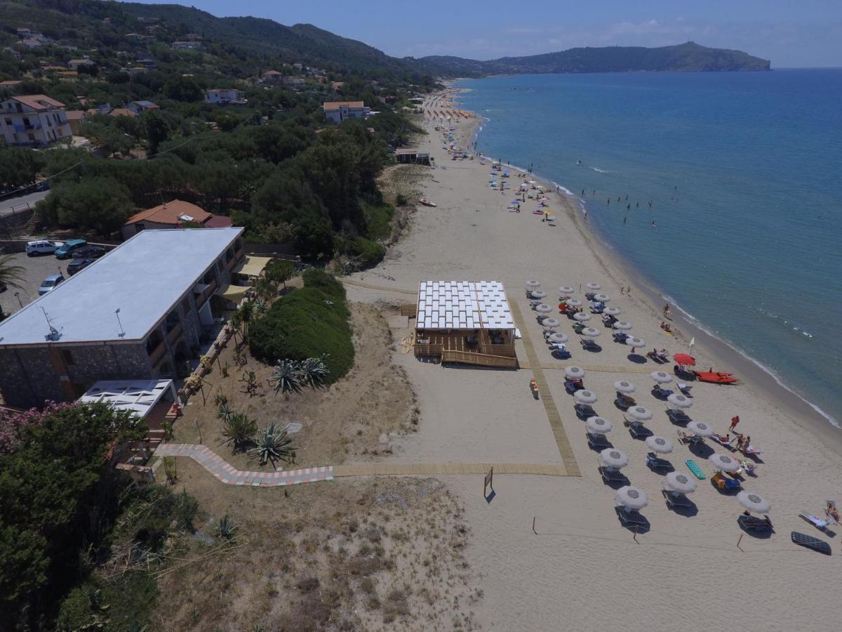 Residence Le Palme - Appartamenti Sul Mare - Spiaggia Tra Palinuro E Caprioli ピショッタ エクステリア 写真