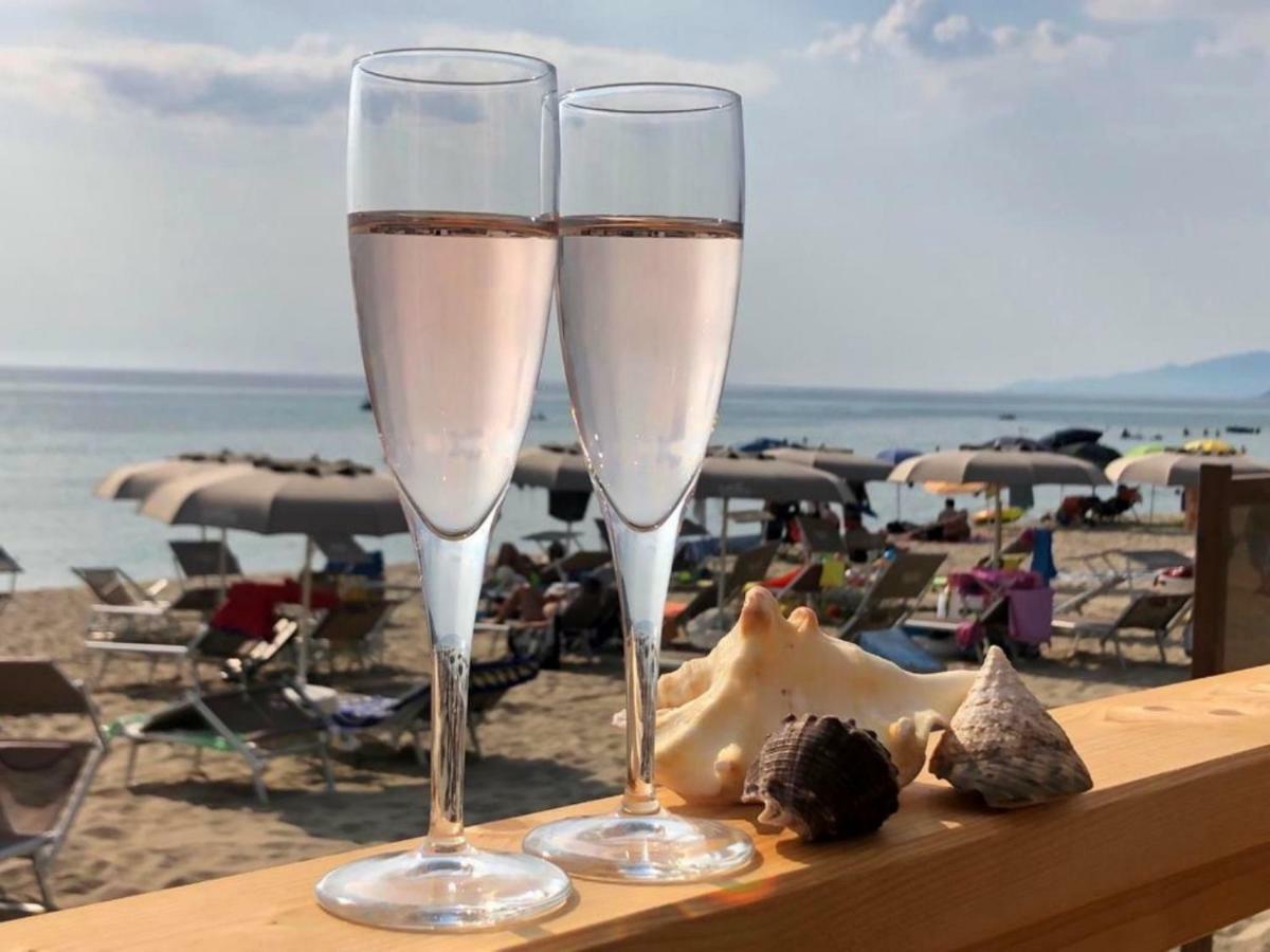 Residence Le Palme - Appartamenti Sul Mare - Spiaggia Tra Palinuro E Caprioli ピショッタ エクステリア 写真